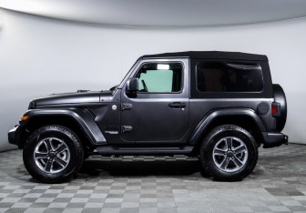 Подержанный автомобиль Jeep Wrangler 2021 года (8 фото)