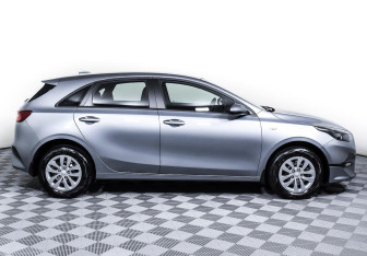 Подержанный автомобиль Kia Ceed Hatchback 2022 года (4 фото)