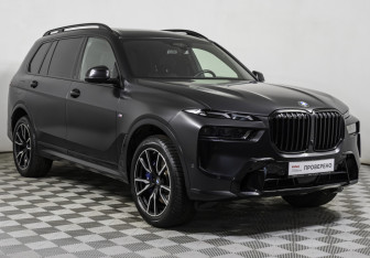 Подержанный автомобиль BMW X7 2023 года (3 фото)