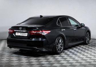 Подержанный автомобиль Toyota Camry Sedan 2023 года (5 фото)