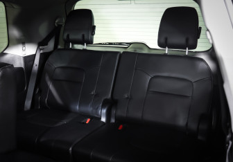 Подержанный автомобиль Toyota Land Cruiser Suv 2012 года (13 фото)