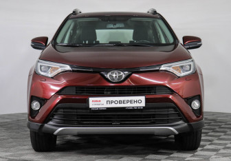 Подержанный автомобиль Toyota RAV4 2017 года (2 фото)