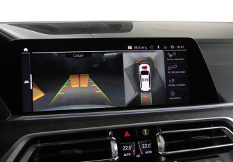 Подержанный автомобиль BMW X7 2020 года (21 фото)