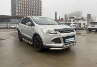 Подержанный автомобиль Ford Kuga 2014 года (3 фото)