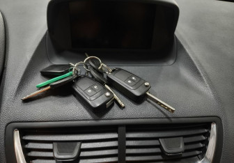 Подержанный автомобиль Opel Mokka 2014 года (17 фото)