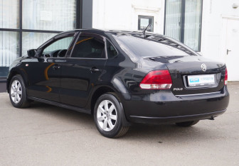Подержанный автомобиль Volkswagen Polo Sedan 2012 года (7 фото)