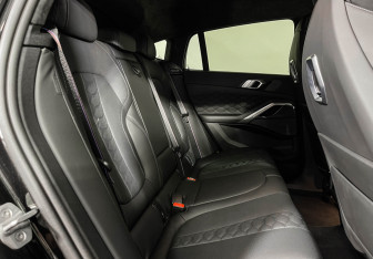 Подержанный автомобиль BMW X6 M 2024 года (14 фото)