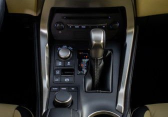 Подержанный автомобиль Lexus NX 2016 года (16 фото)