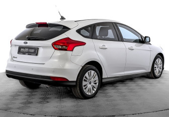 Подержанный автомобиль Ford Focus Hatchback 2019 года (5 фото)