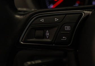 Подержанный автомобиль Audi A3 Sedan 2017 года (12 фото)