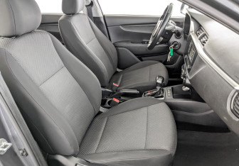 Подержанный автомобиль Kia Rio Hatchback 2021 года (23 фото)