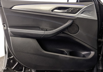 Подержанный автомобиль BMW X4 2020 года (19 фото)