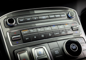 Подержанный автомобиль Hyundai Santa Fe 2023 года (30 фото)