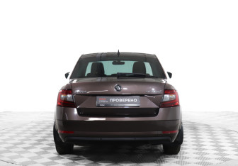 Подержанный автомобиль Skoda Octavia Liftback 2020 года (6 фото)
