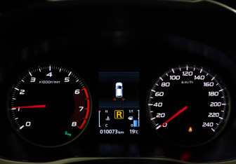 Подержанный автомобиль Mitsubishi Eclipse Cross 2024 года (11 фото)