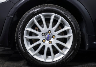 Подержанный автомобиль Volvo C30 2012 года (17 фото)