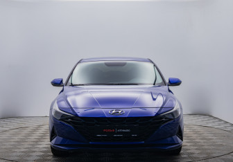 Подержанный автомобиль Hyundai Elantra Sedan 2021 года (8 фото)