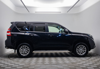 Подержанный автомобиль Toyota Land Cruiser Prado 2014 года (4 фото)