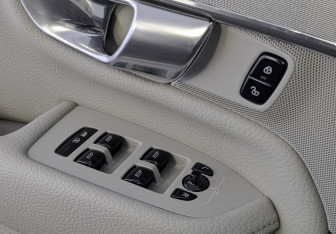 Подержанный автомобиль Volvo XC90 2017 года (29 фото)