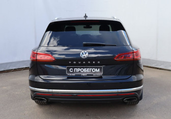 Подержанный автомобиль Volkswagen Touareg 2020 года (5 фото)