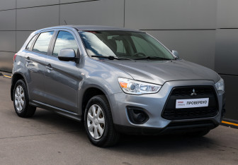 Подержанный автомобиль Mitsubishi ASX 2014 года (3 фото)
