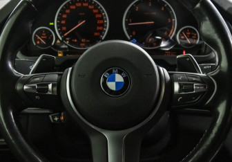 Подержанный автомобиль BMW X5 2016 года (13 фото)