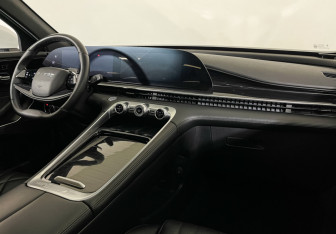 Подержанный автомобиль Exeed RX 2023 года (9 фото)