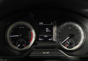 Подержанный автомобиль Skoda Octavia Liftback 2018 года (11 фото)