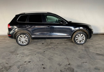 Подержанный автомобиль Volkswagen Touareg 2013 года (8 фото)