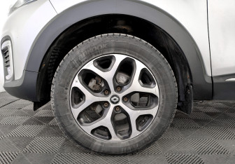 Подержанный автомобиль Renault Kaptur 2017 года (18 фото)