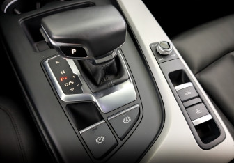 Подержанный автомобиль Audi A5 Convertible 2020 года (27 фото)