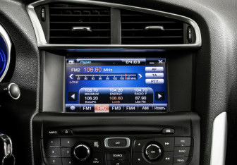 Подержанный автомобиль Citroen DS4 2012 года (14 фото)