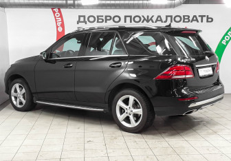 Подержанный автомобиль Mercedes-Benz GLE 2016 года (6 фото)