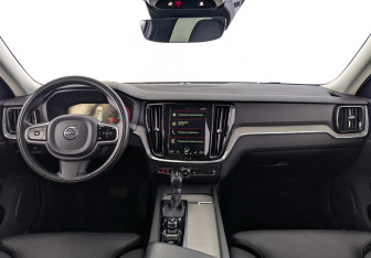Подержанный автомобиль Volvo S60 2019 года (25 фото)