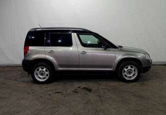 Подержанный автомобиль Skoda Yeti 2012 года (8 фото)