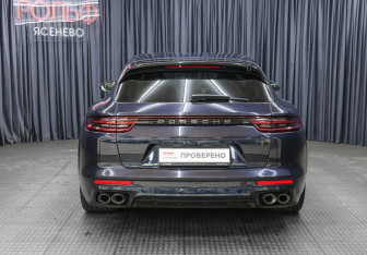 Подержанный автомобиль Porsche Panamera Wagon 2019 года (6 фото)