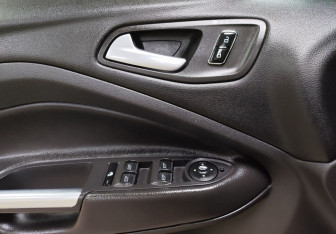 Подержанный автомобиль Ford Kuga 2013 года (22 фото)