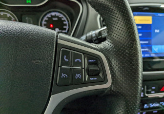 Подержанный автомобиль Geely Emgrand X7 2020 года (28 фото)