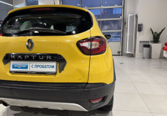 Подержанный автомобиль Renault Kaptur 2018 года (8 фото)