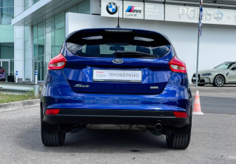 Подержанный автомобиль Ford Focus Hatchback 2018 года (13 фото)