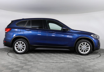 Подержанный автомобиль BMW X1 2021 года (6 фото)