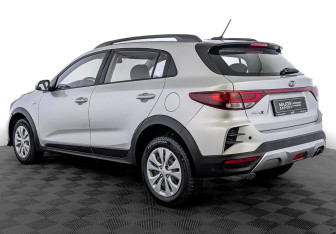 Подержанный автомобиль Kia Rio Hatchback 2021 года (7 фото)