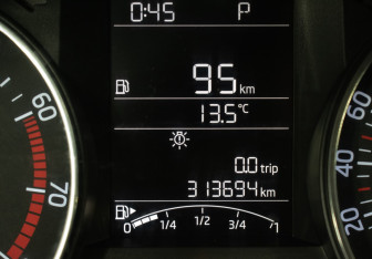 Подержанный автомобиль Skoda Rapid Liftback 2016 года (12 фото)