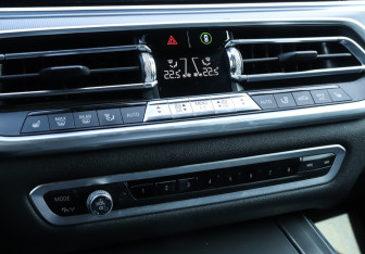 Подержанный автомобиль BMW X5 2019 года (16 фото)