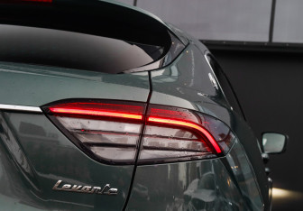 Подержанный автомобиль Maserati Levante 2021 года (37 фото)