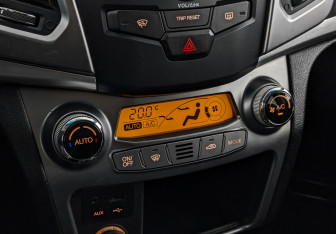 Подержанный автомобиль SsangYong Actyon 2013 года (21 фото)