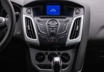 Подержанный автомобиль Ford Focus Hatchback 2012 года (14 фото)
