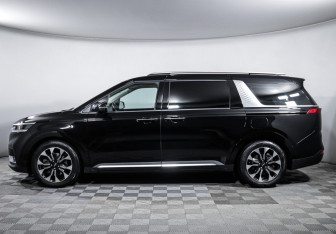 Подержанный автомобиль Kia Carnival 2020 года (8 фото)