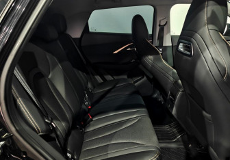 Подержанный автомобиль Omoda C5 2023 года (10 фото)