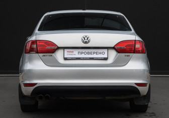 Подержанный автомобиль Volkswagen Jetta Sedan 2011 года (6 фото)